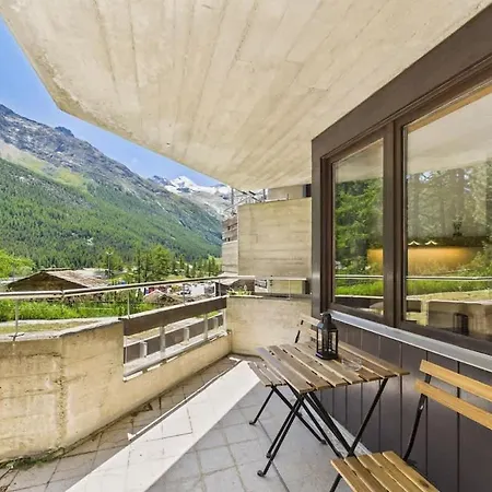 Σπίτι διακοπών Charming Little Getaway In The Heart Of Saas Fee