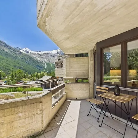 Semesterbostad Charming Little Getaway In The Heart Of